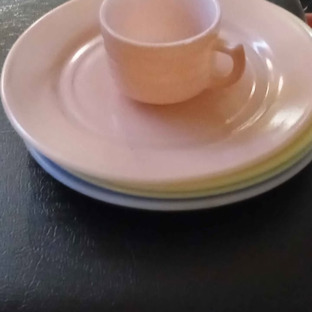 Elegant Cream Dinnerware Set